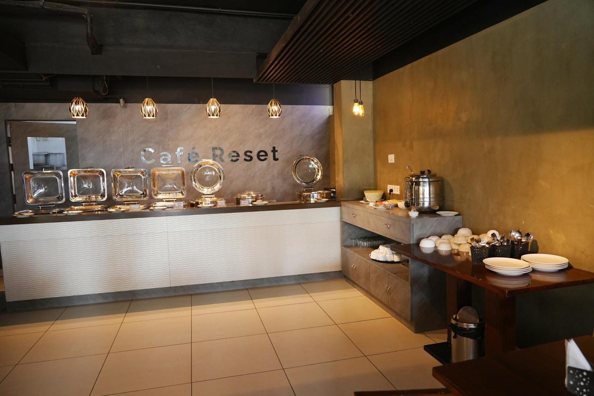 Purple Cloud Hotel Devanahalli Luaran gambar