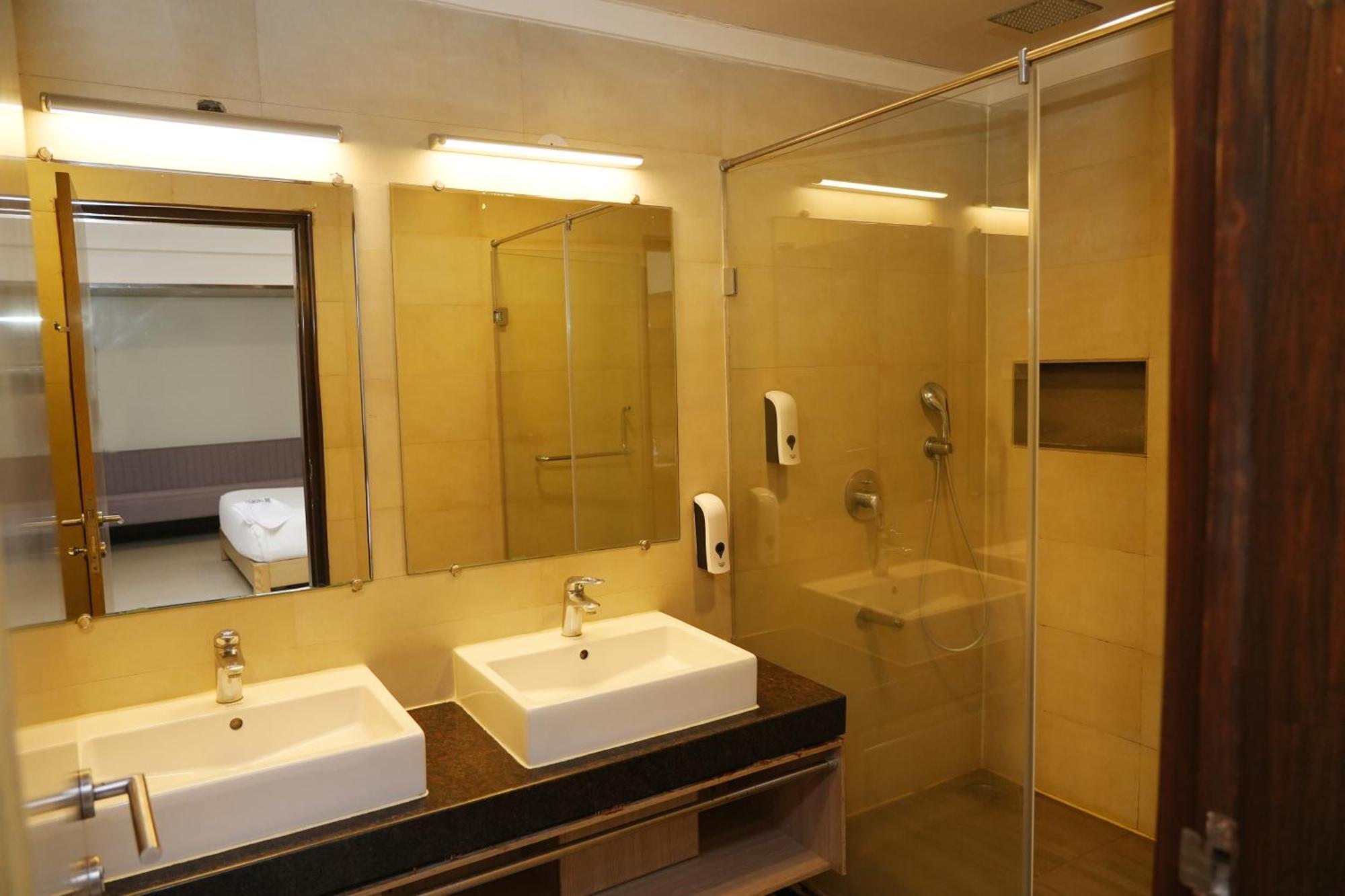 Purple Cloud Hotel Devanahalli Luaran gambar