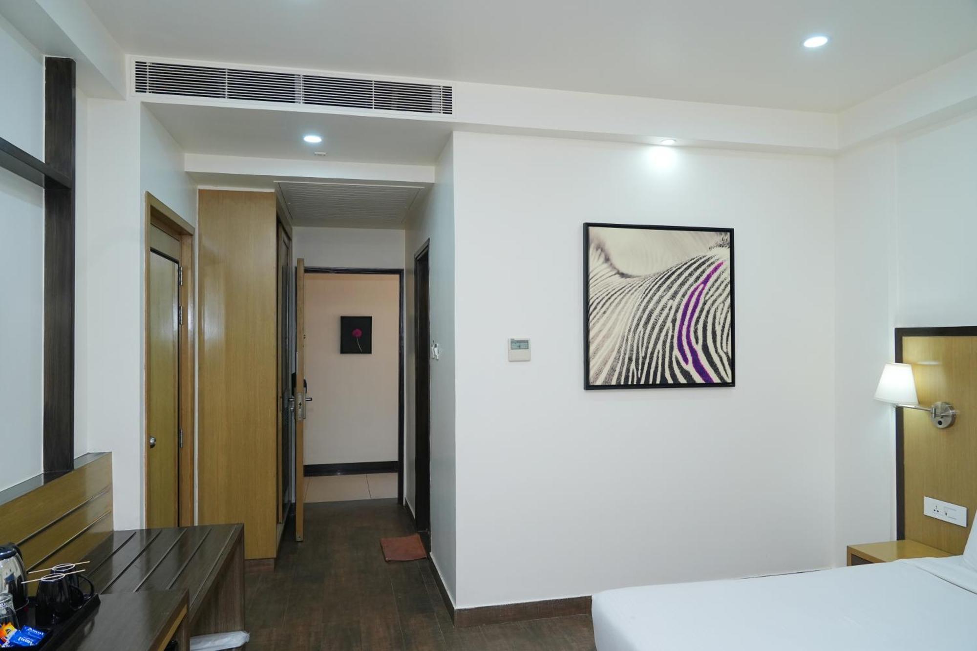Purple Cloud Hotel Devanahalli Luaran gambar
